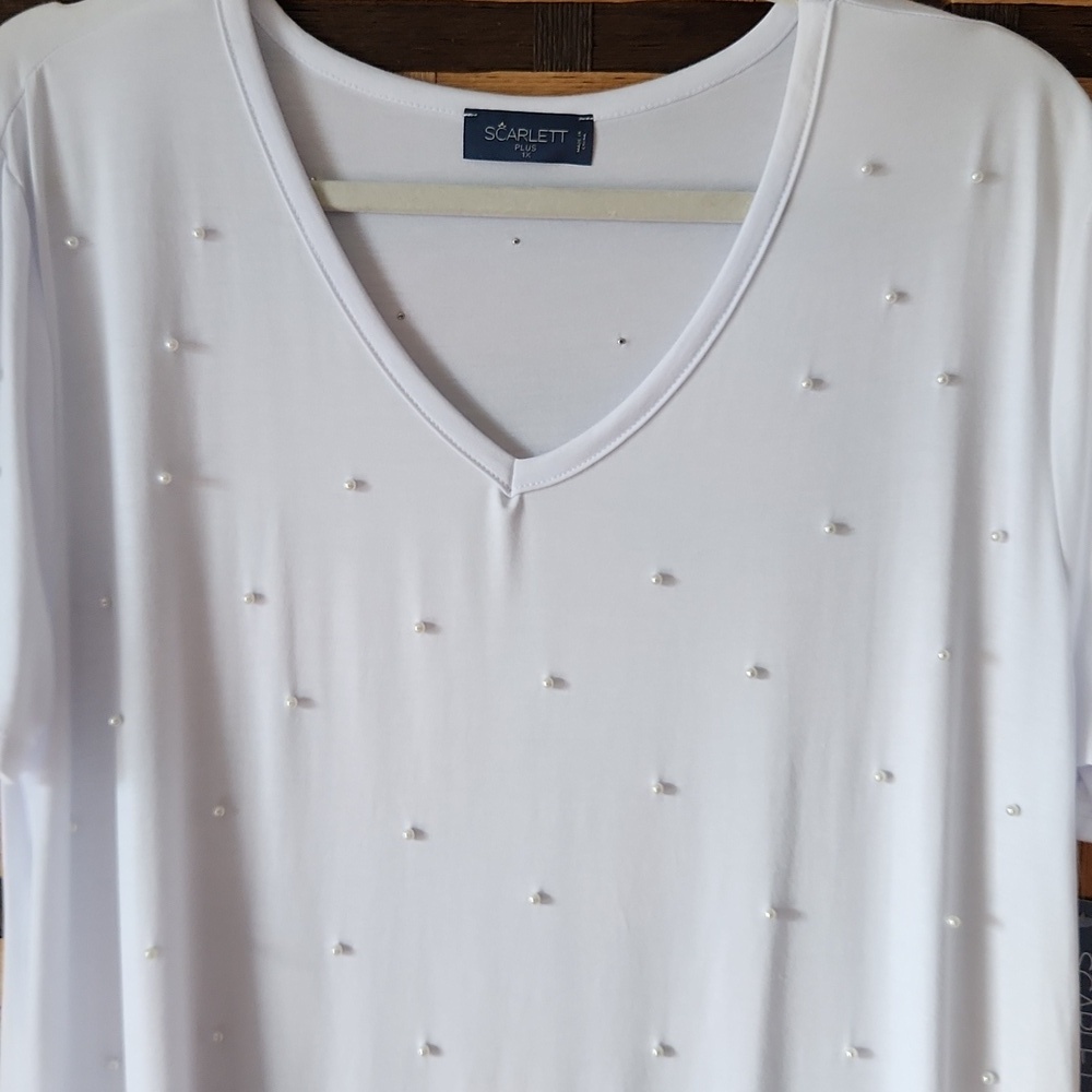 NWT! Scarlett White Pearl Studded V-Neck T-Shirt with Embellishments